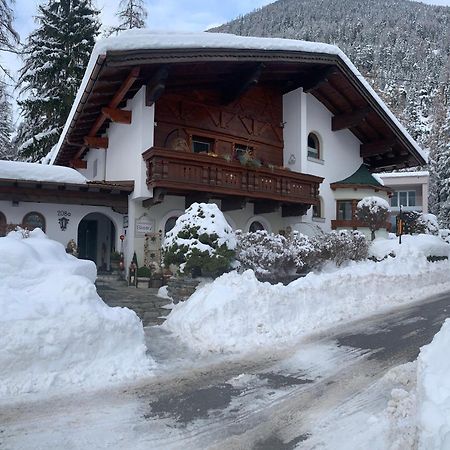 Gaestehaus Sissy Längenfeld Exterior foto