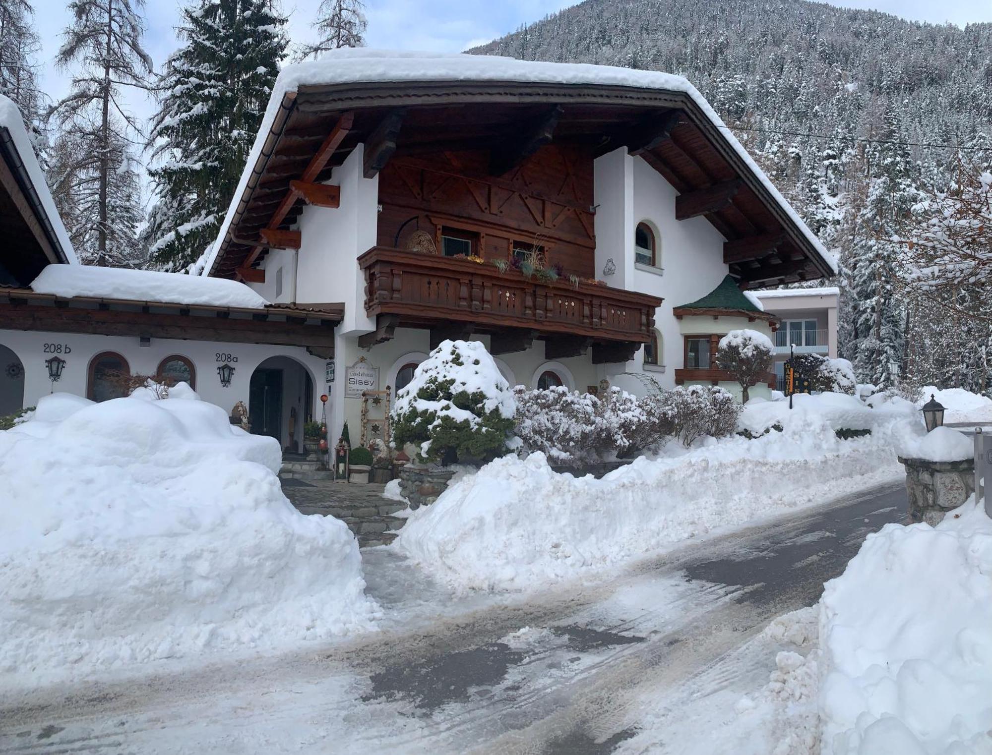 Gaestehaus Sissy Längenfeld Exterior foto
