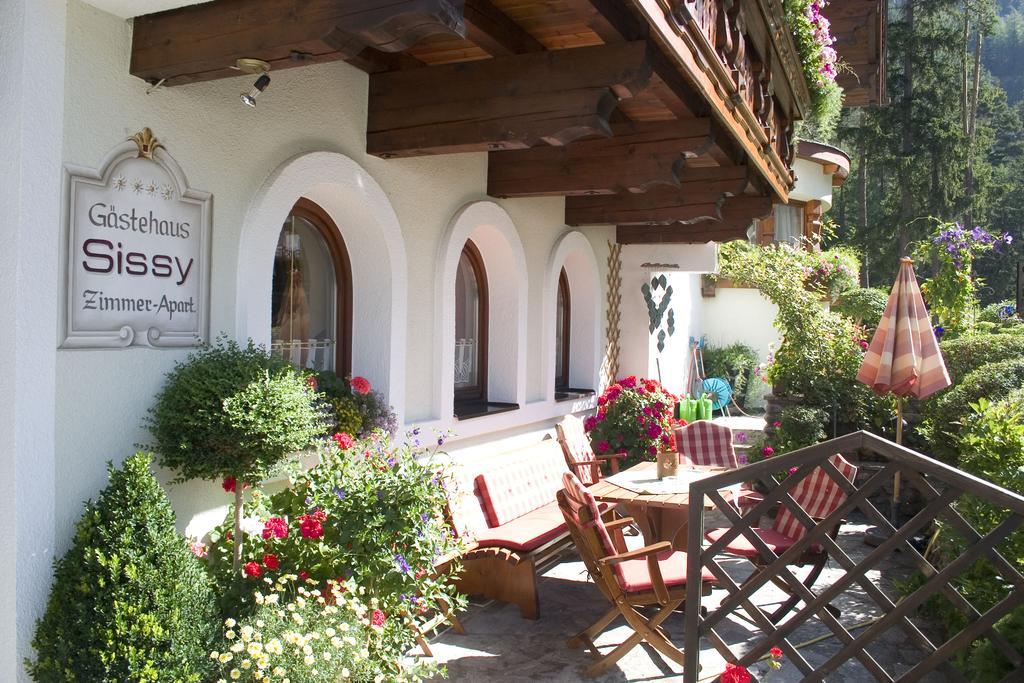 Gaestehaus Sissy Längenfeld Exterior foto